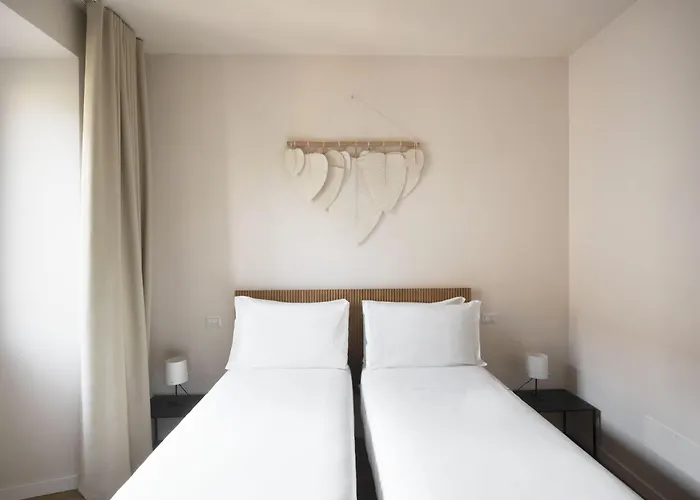 Yellowsquare Hostel