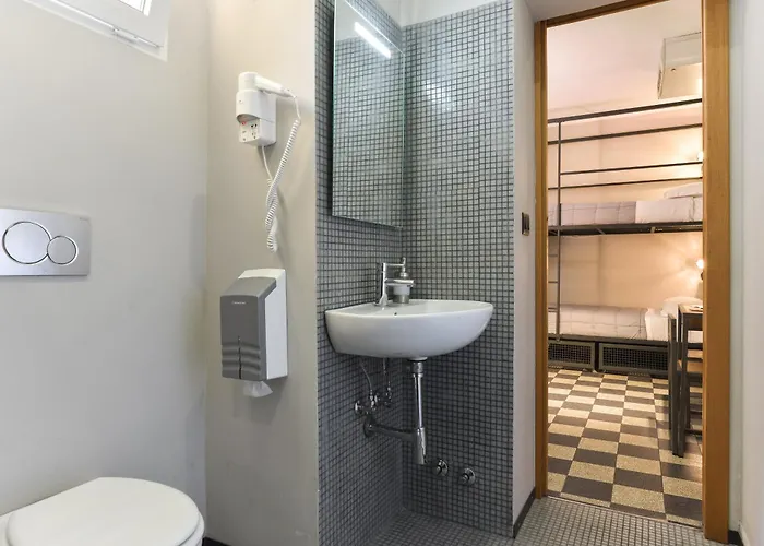 Hostel Yellowsquare
